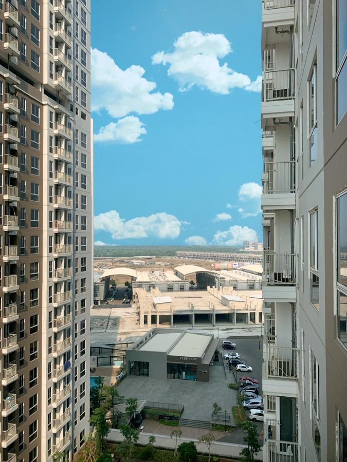 Tokyo Riverside Pik 2 By Benchmark